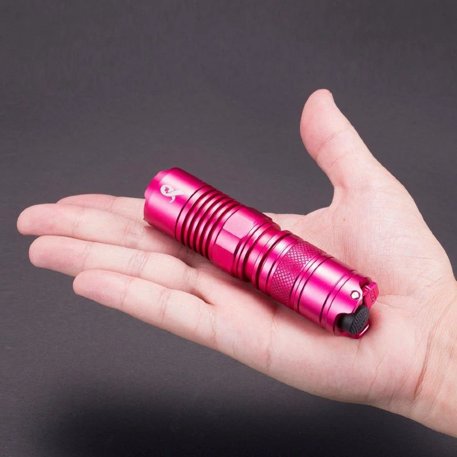 Картинка Фонарь компактный NITECORE P05 розовый Картинка Фонарь компактный NITECORE P05 розовый