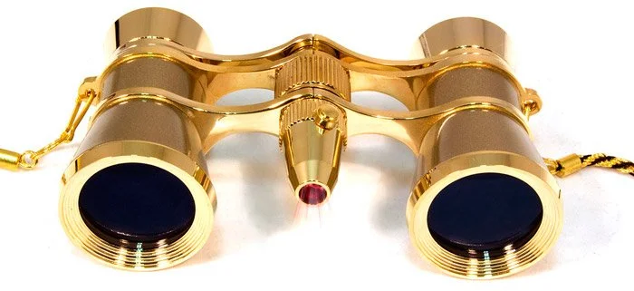Фотография Бинокль LEVENHUK Broadway 325F с подсветкой и цепочкой Gold Фотография Бинокль LEVENHUK Broadway 325F с подсветкой и цепочкой Gold