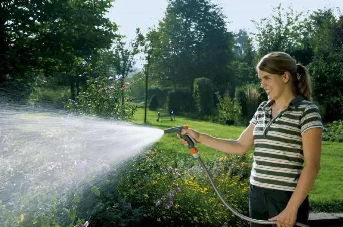 Фотография Комплект для полива GARDENA 18277-34 Фотография Комплект для полива GARDENA 18277-34