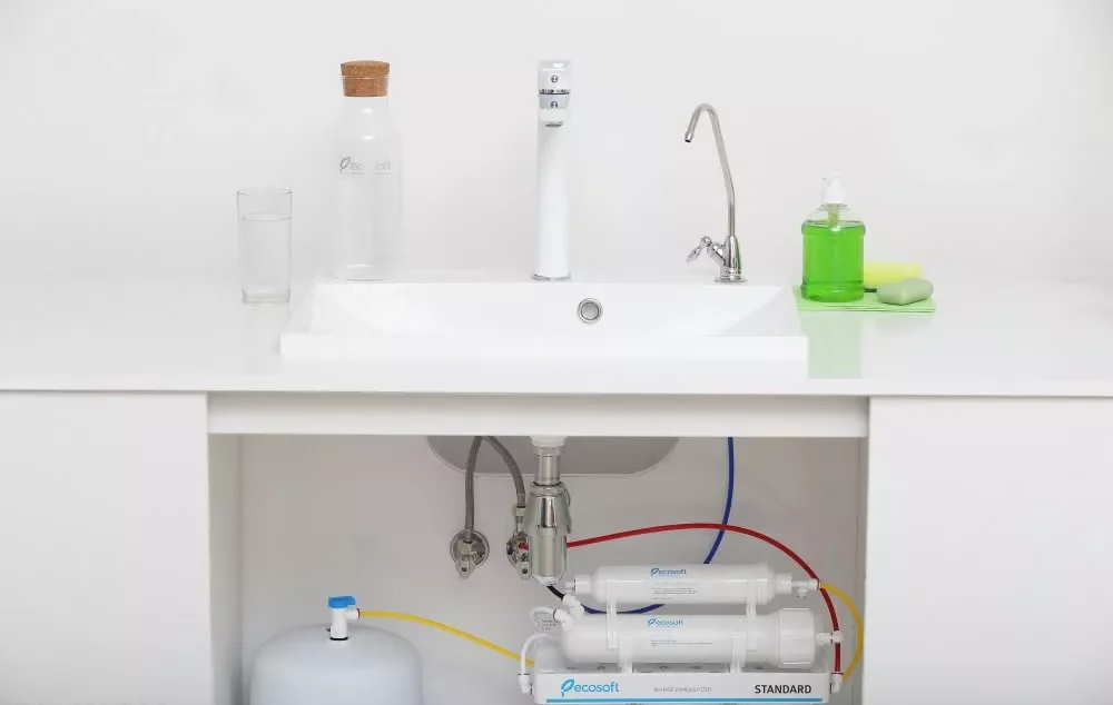 Фотография Фильтр обратного осмоса ECOSOFT Standard 5-50P с помпой и минерализатором (1 уголь.картридж) (MO550MPECOSTD)