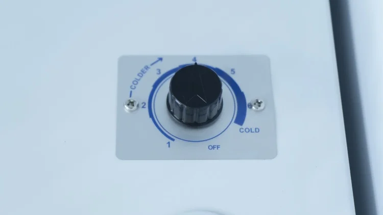 Цена Холодильник витринный GRAND GISC-1065CNFI