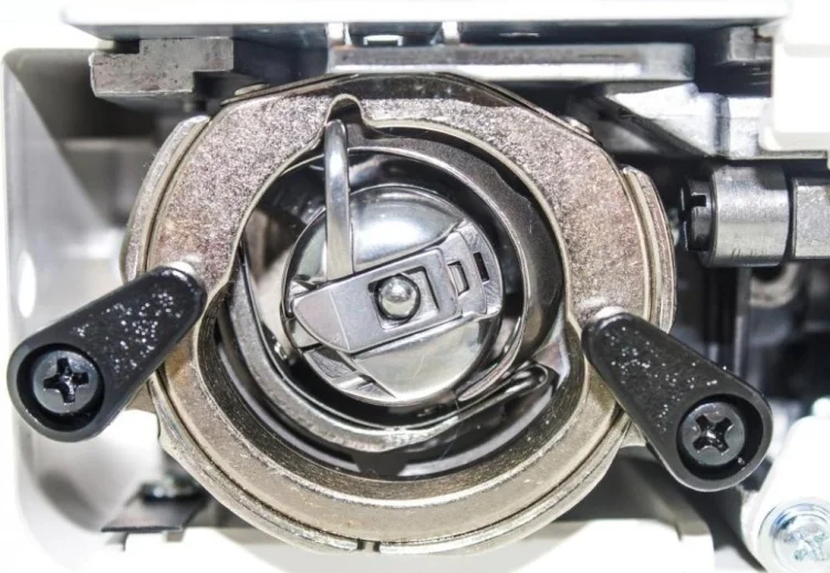 Цена Швейная машина JANOME LE-30