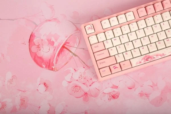 Фотография Коврик для мышки VARMILO Sakura R2 Desk Mat XL 900х400х3мм (ZDB038-01) Фотография Коврик для мышки VARMILO Sakura R2 Desk Mat XL 900х400х3мм (ZDB038-01)