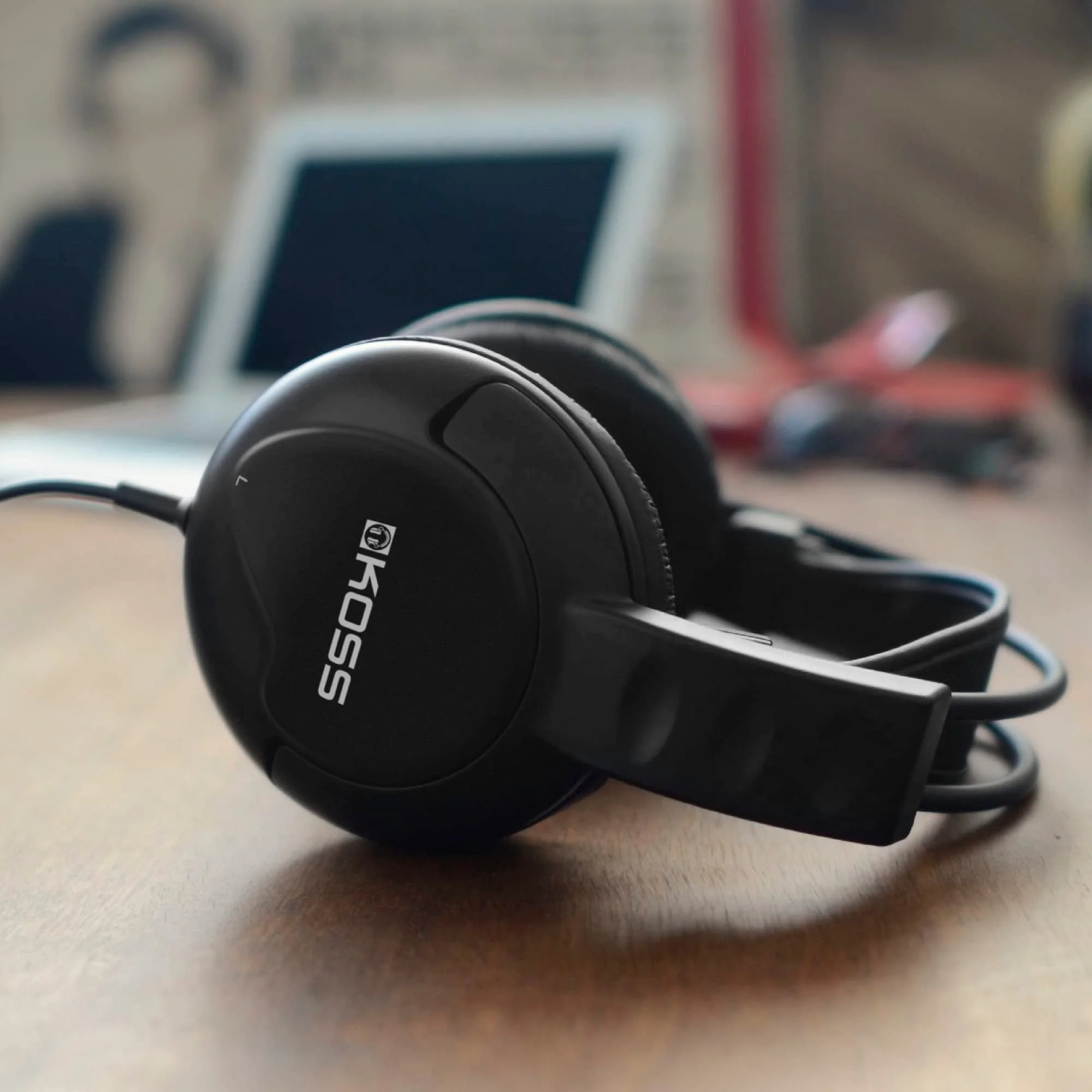 Фотография Наушники KOSS UR20 DJ Style Over-Ear