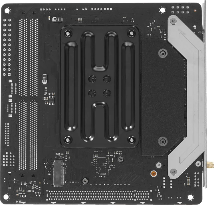 Фотография Материнская плата ASRock B550 PHANTOM GAMING-ITX/AX 2xDDR4