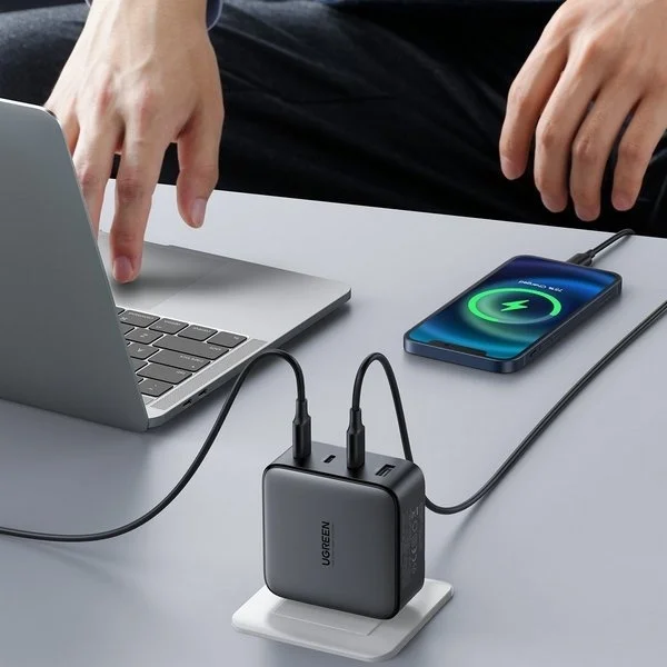 Картинка Зарядное устройство UGREEN CD226 USB-A+3*USB-C 100W GaN Tech Fast Charger 40747