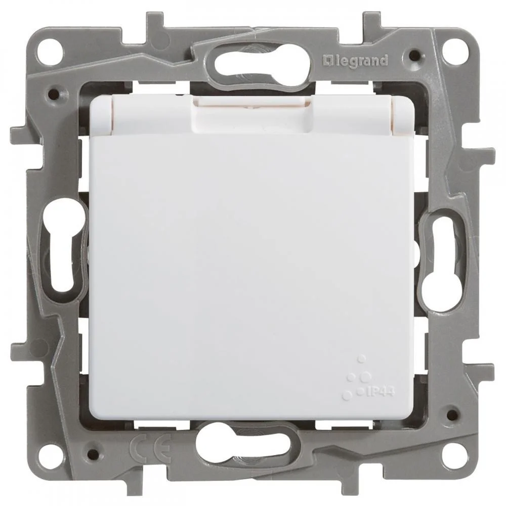 Фото Розетка LEGRAND 672232