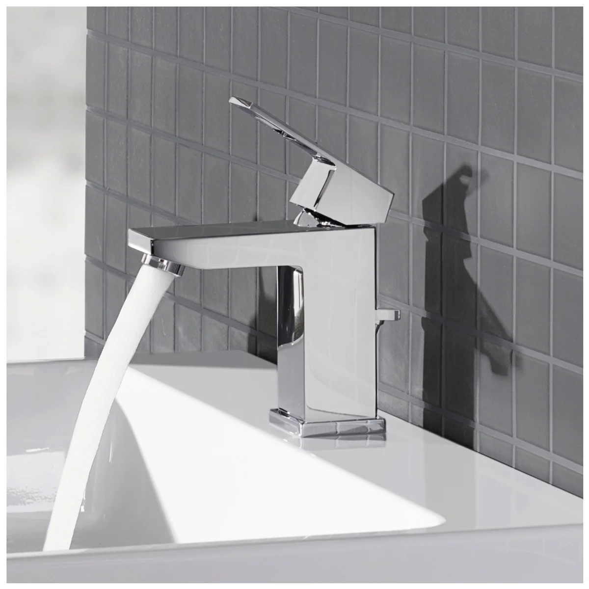 Картинка GROHE Смеситель для раковины GROHE Eurocube S-Size 2312700E