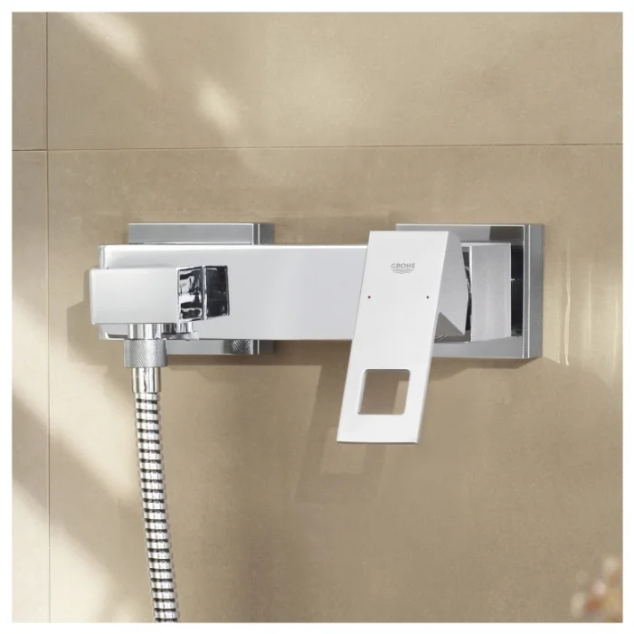 Фотография GROHE Смеситель для душа с подключением шланга GROHE EuroCube 23145000