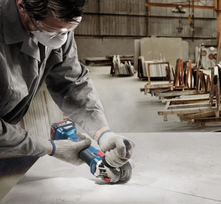 Фотография Шлифмашина BOSCH GWS 18V-10 06019J4004