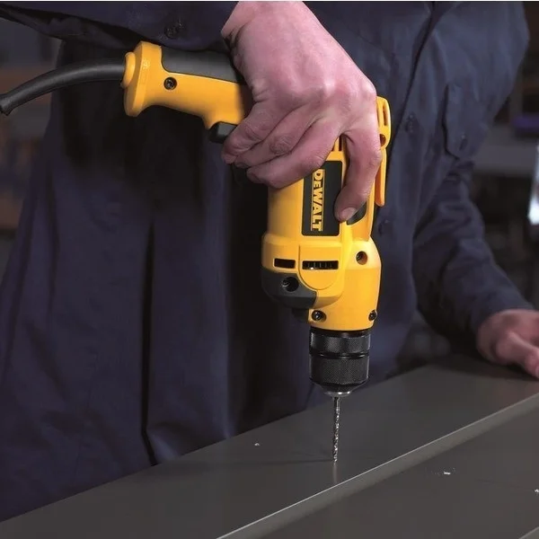 Картинка Дрель DeWALT DWD112S-QS
