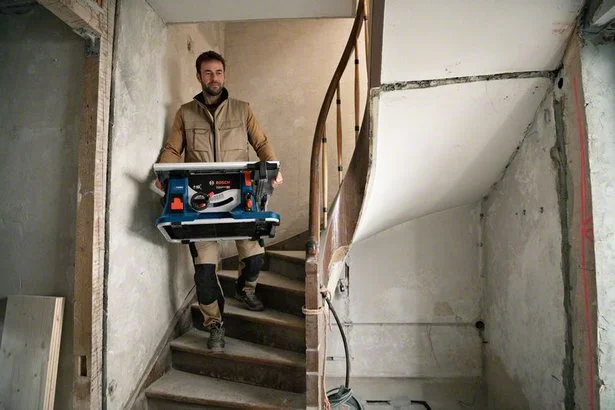 Фотография Распиловочный стол BOSCH GTS 18V-216 0601B44000