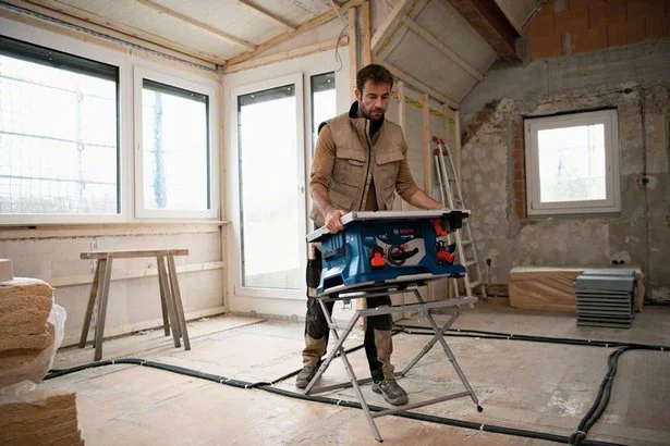 Картинка Распиловочный стол BOSCH GTS 18V-216 0601B44000