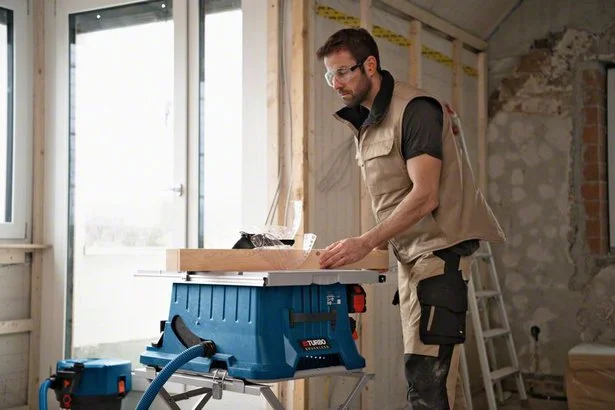 Купить Распиловочный стол BOSCH GTS 18V-216 0601B44000