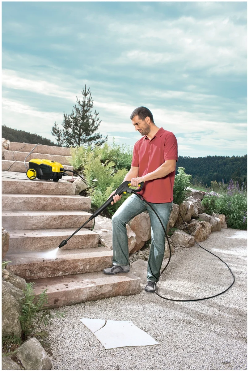 Фотография Мойка высокого давления KARCHER K 4 Compact (1.637-310.0)