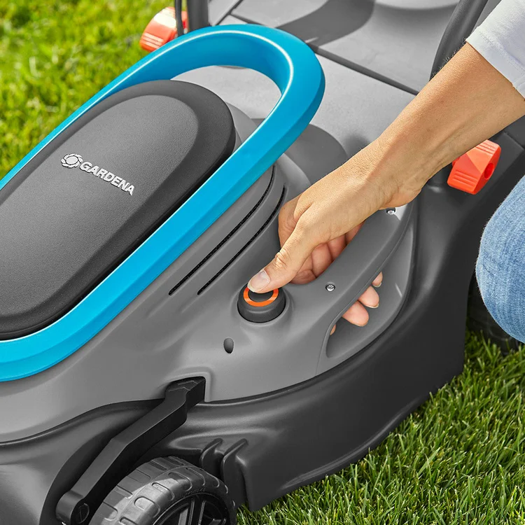 Картинка Газонокосилка электрическая GARDENA PowerMax 32/1200 G2 14633-20 Картинка Газонокосилка электрическая GARDENA PowerMax 32/1200 G2 14633-20