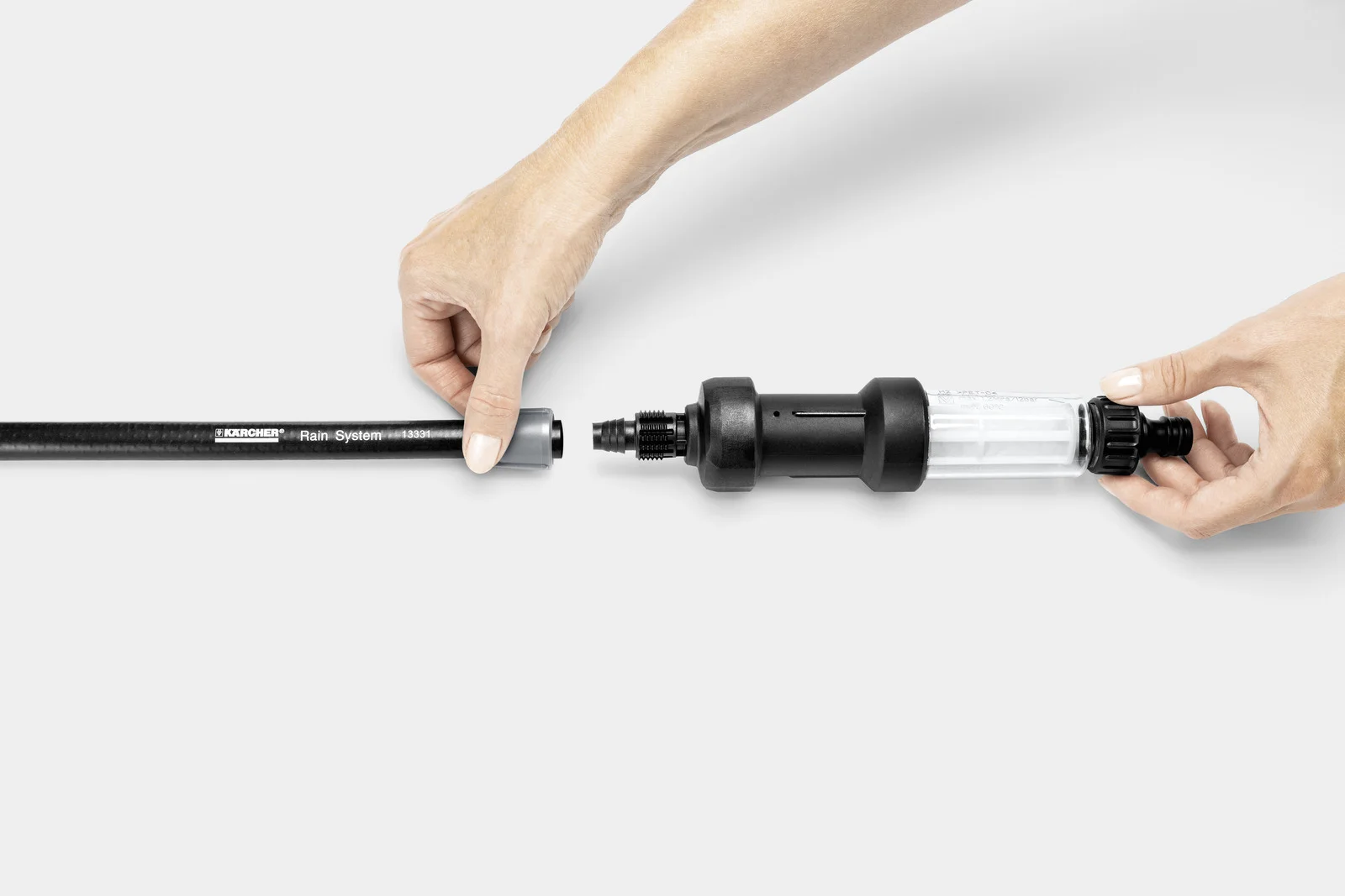 Фотография Шланг сочащийся KARCHER в комплекте (2.645-241.0) Фотография Шланг сочащийся KARCHER в комплекте (2.645-241.0)