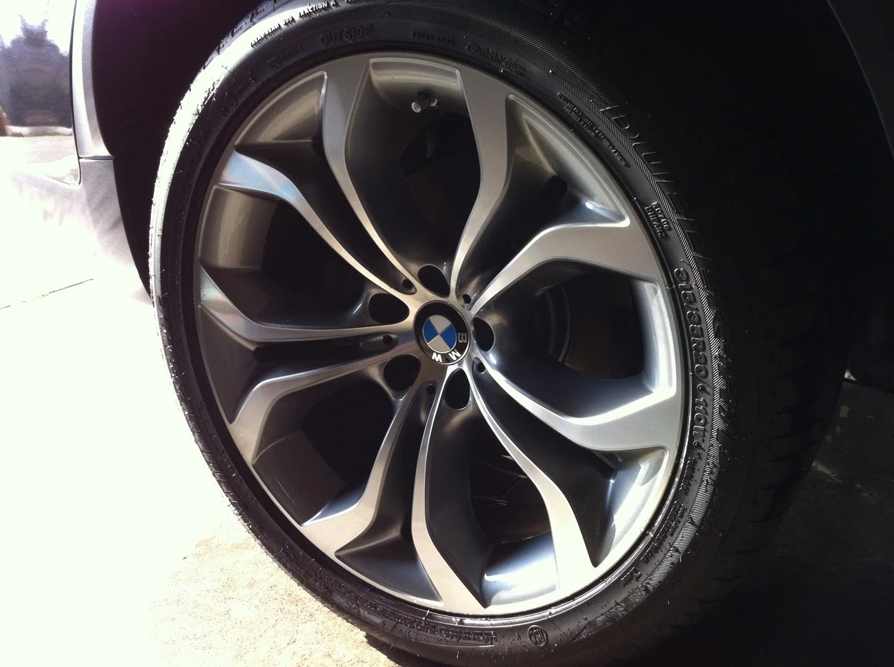 Фотография Автомобильная шина летняя BRIDGESTONE Dueler HP SPORT 235/60/R18 W103