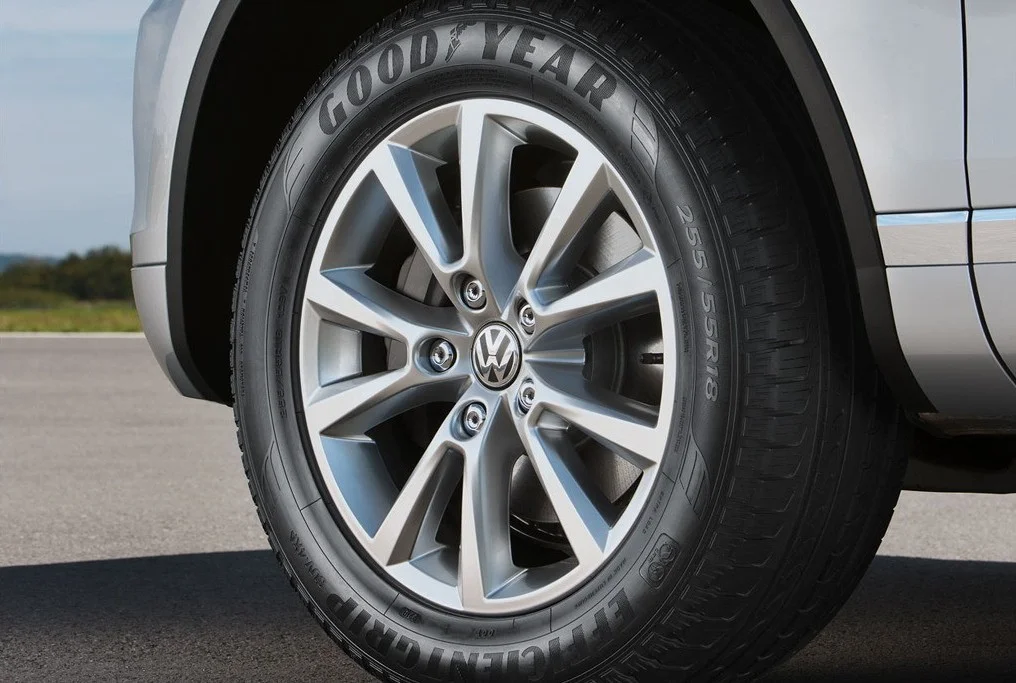 Цена Автомобильная шина летняя GOODYEAR EFFICIENTGRIP SUV 285/60/R18 116 V