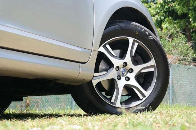 Автомобильная шина летняя BRIDGESTONE ALENZA 001 255/55/R19 107 W Казахстан