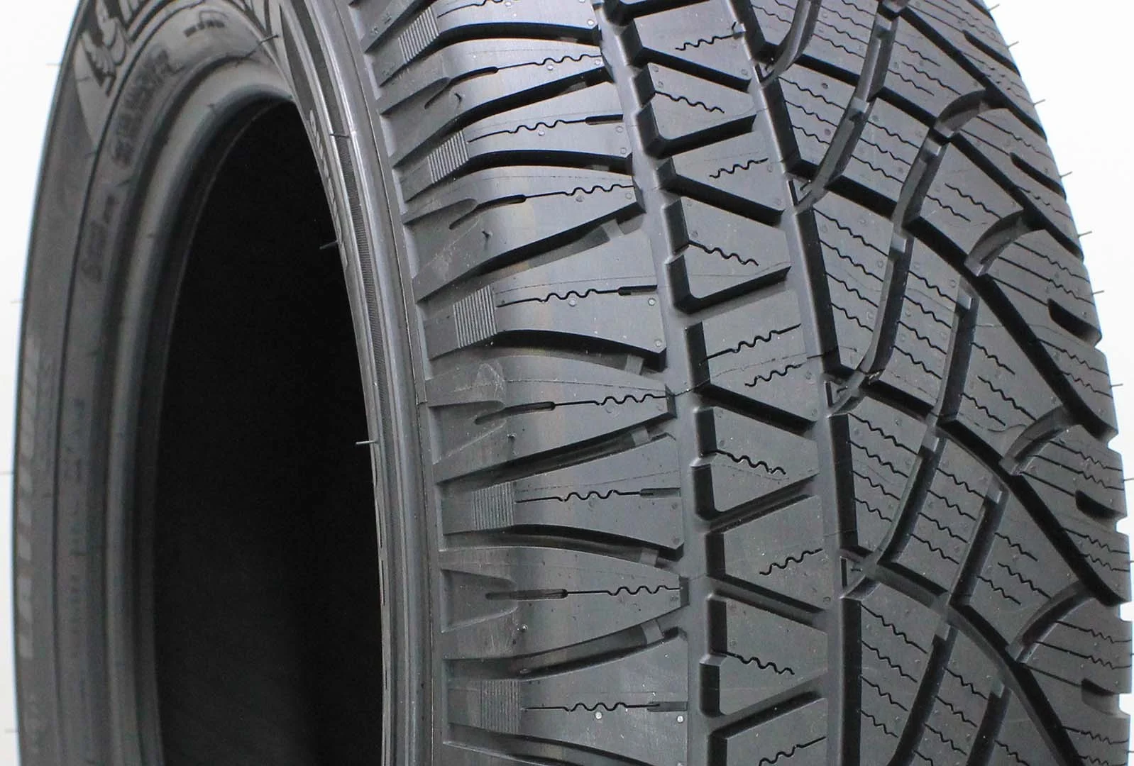 Автомобильная шина летняя MICHELIN Latitude cross 225/65/R17 H102 Казахстан