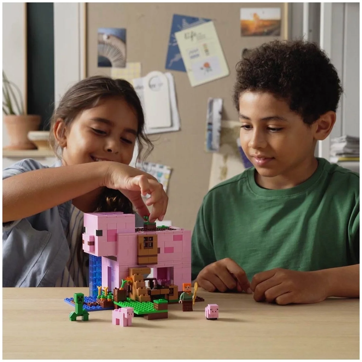 Конструктор LEGO 21170 Minecraft Дом-свинья Казахстан