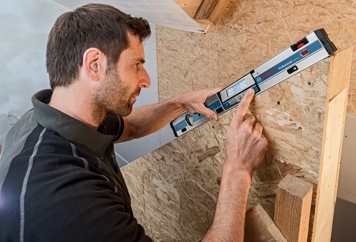 Фотография Уклономер BOSCH GIM 60L Professional (0601076900) Фотография Уклономер BOSCH GIM 60L Professional (0601076900)