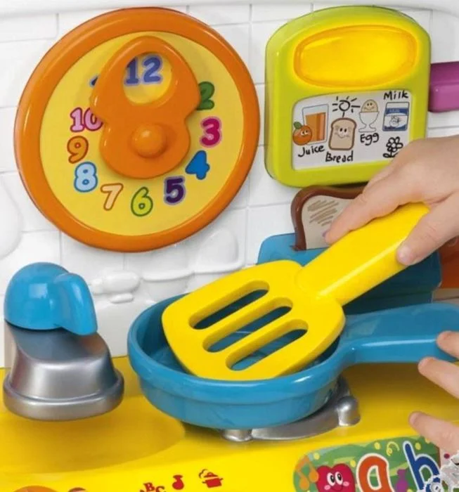 Картинка Развивающая игрушка CHICCO Говорящая Кухня 12м+ 00069030000180