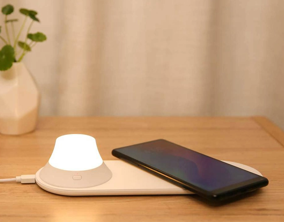 Цена Ночник-светильник с беспроводной зарядкой XIAOMI Yeelight Wireless Charge Nightlight (YLYD08YI)