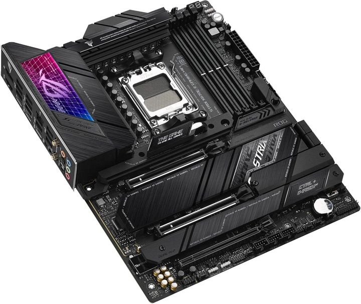 Фотография Материнская плата ASUS ROG STRIX X670E-E GAMING WIFI