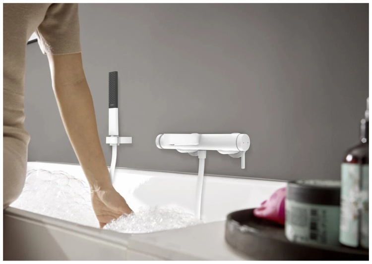 Фото Смеситель HANSGROHE Finoris белый (76420700)