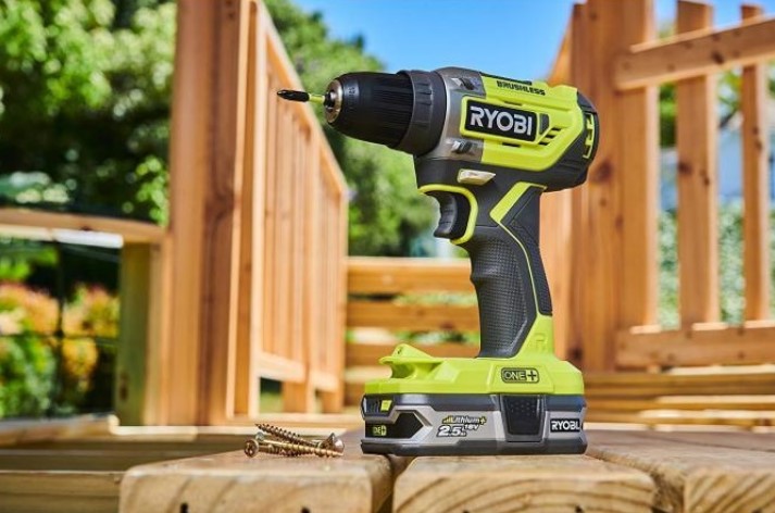 Фотография Шуруповерт RYOBI R18DD5-0