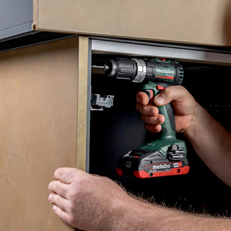 Картинка Дрель-шуруповерт METABO SB 18 L BL Set (613157710) (кейс с набором из 78 пр.)