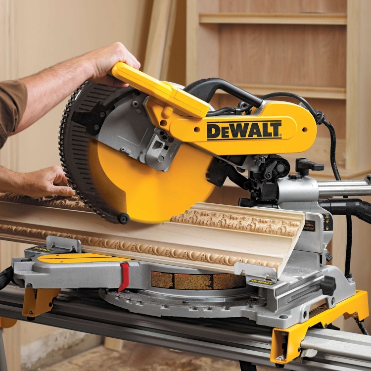 Картинка Пила DeWALT DWS780-QS