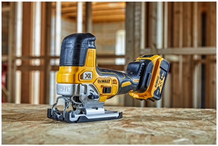 Купить Лобзик DeWALT DCS335N-XJ