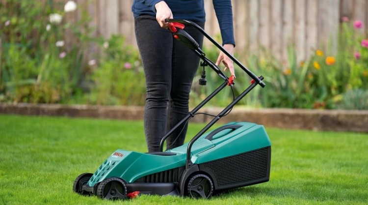 Купить Газонокосилка BOSCH Rotak 320ER (06008A600A)