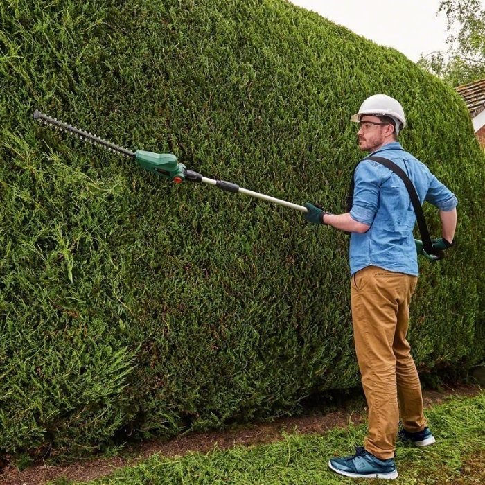 Цена Кусторез BOSCH UniversalHedgePole 18 (06008B3001)