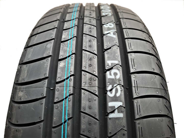 Фото Автомобильная шина летняя KUMHO 215/55/R18 95H HS51