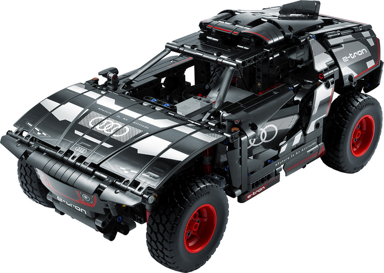 Конструктор LEGO 42160 Техник Audi RS Q e-tron