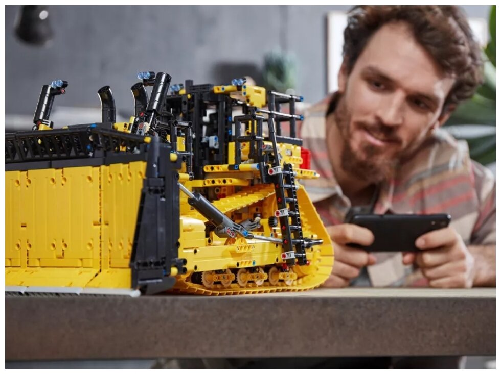 Конструктор LEGO Бульдозер Cat D11 на пульте управления TECHNIC 42131 Казахстан