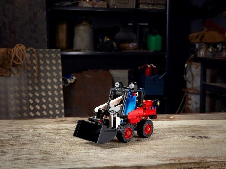 Фотография Конструктор LEGO 42116 Technic Фронтальный погрузчик