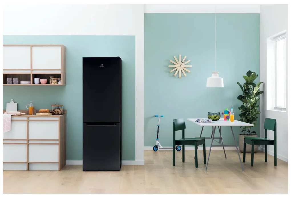 Картинка Холодильник INDESIT DS 4180 B