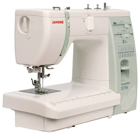 Фото Швейная машина JANOME RussianStyle 2019S