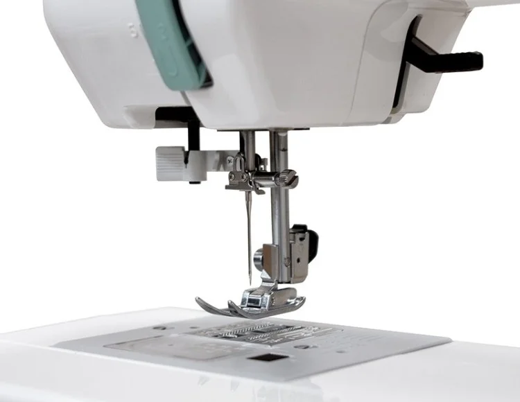 Цена Швейная машина JANOME HD 6130