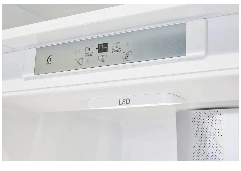 Фотография Встраиваемый холодильник WHIRLPOOL SP40 802 EU
