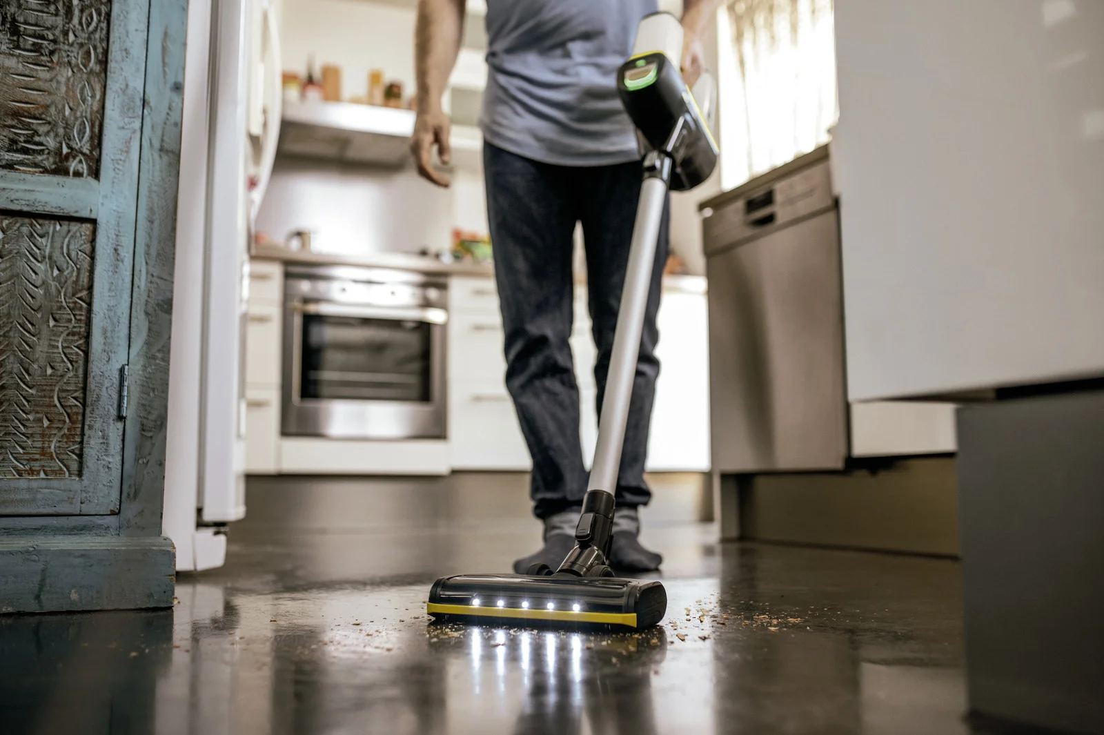 Картинка Пылесос KARCHER VC 6 Cordless ourFamily Pet (1.198-673.0)