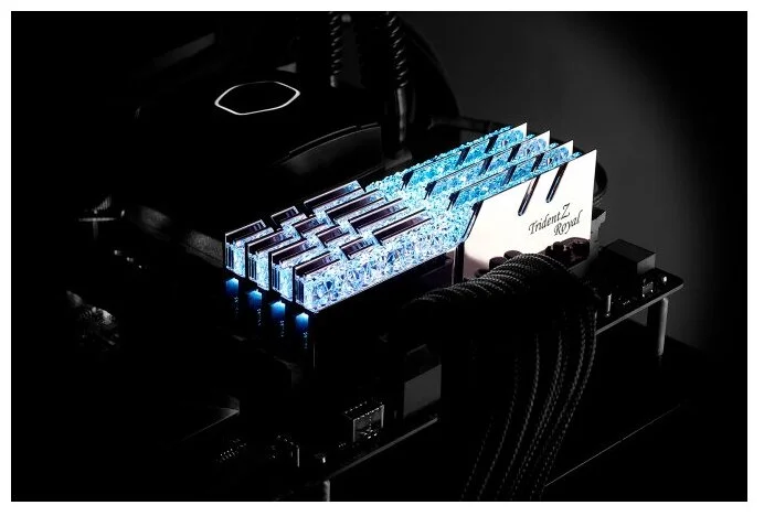 Цена Оперативная память G.SKILL Trident Z Royal F4-3600C18Q-64GTRS