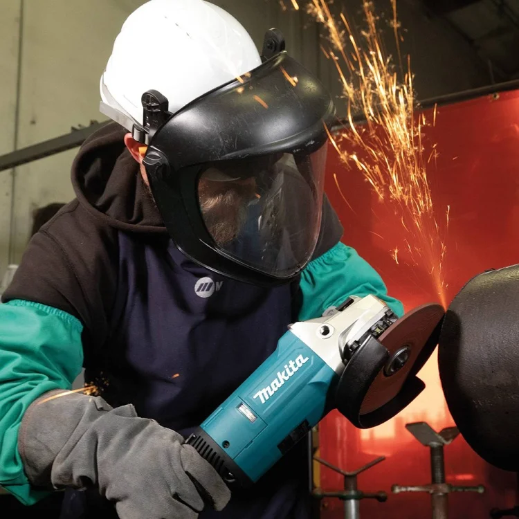 Фотография Шлифмашина MAKITA GA7082