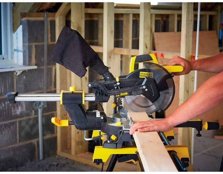 Фотография Пила торцовочная STANLEY FME721-QS