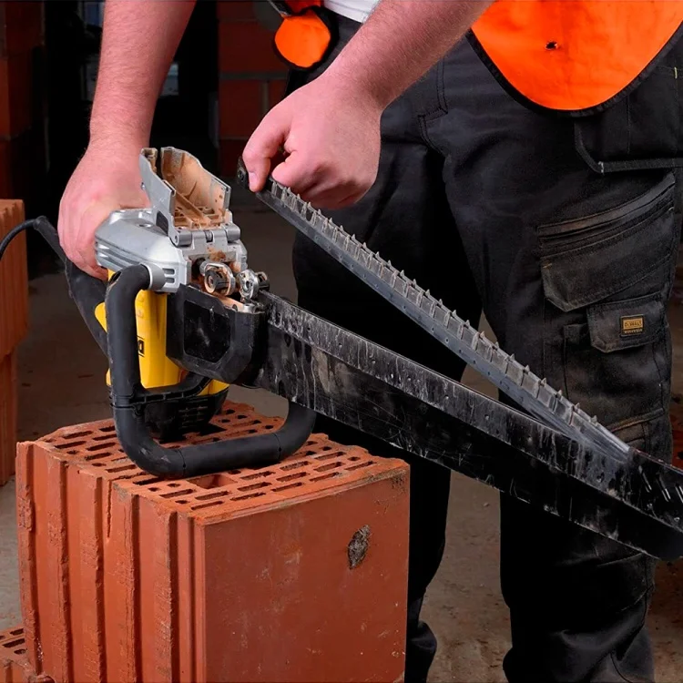 Фото Пила DeWALT DWE396-QS